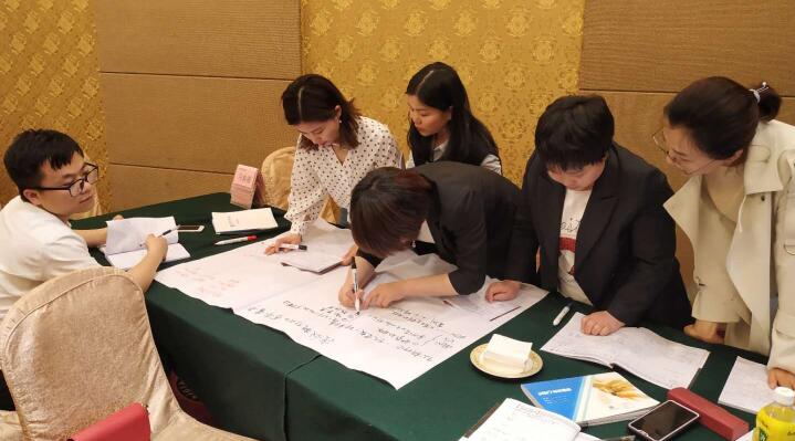 企業(yè)管理內(nèi)訓(xùn)·湖南中堅(jiān)力量.jpg
