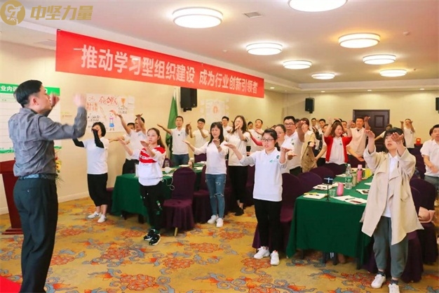 周訐老師為和暢開展的內(nèi)訓(xùn)師培養(yǎng).jpg